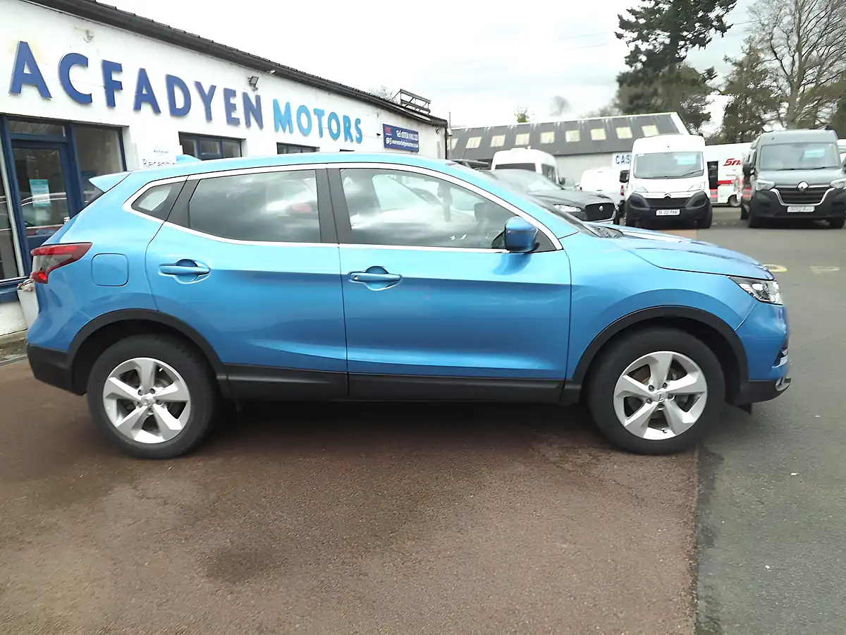 Used 2020 Nissan Qashqai Acenta Premium Blue - Interior and Exterior details 10