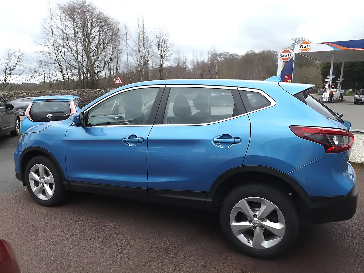 Used 2020 Nissan Qashqai Acenta Premium Blue - Interior and Exterior details 11