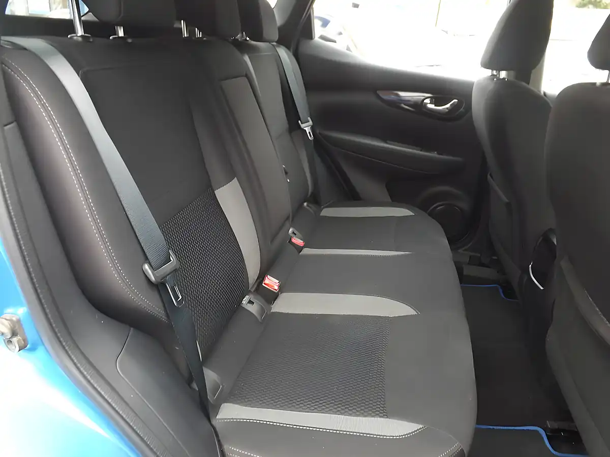 Used 2020 Nissan Qashqai Acenta Premium Blue - Interior and Exterior details 13