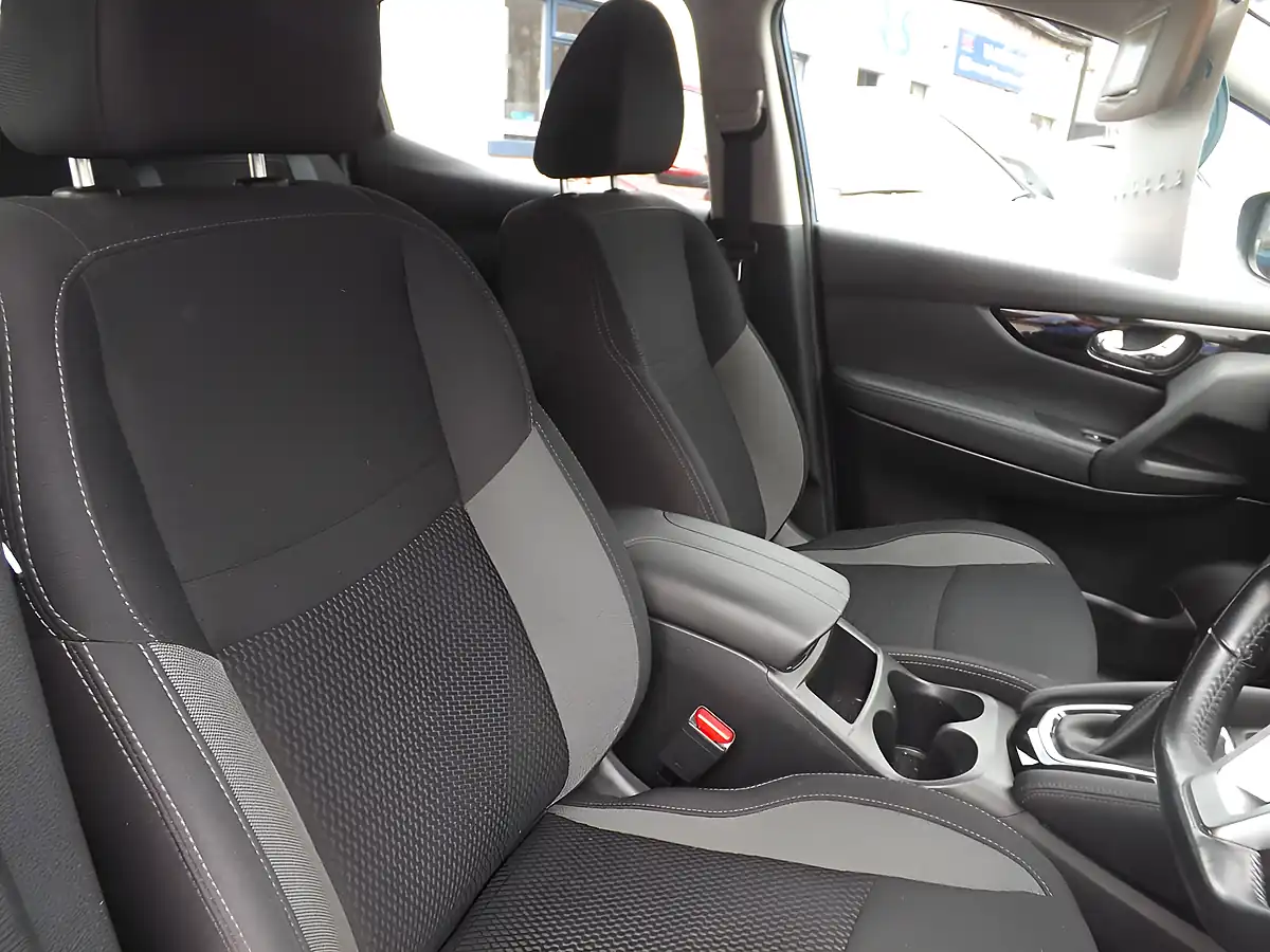 Used 2020 Nissan Qashqai Acenta Premium Blue - Interior and Exterior details 14