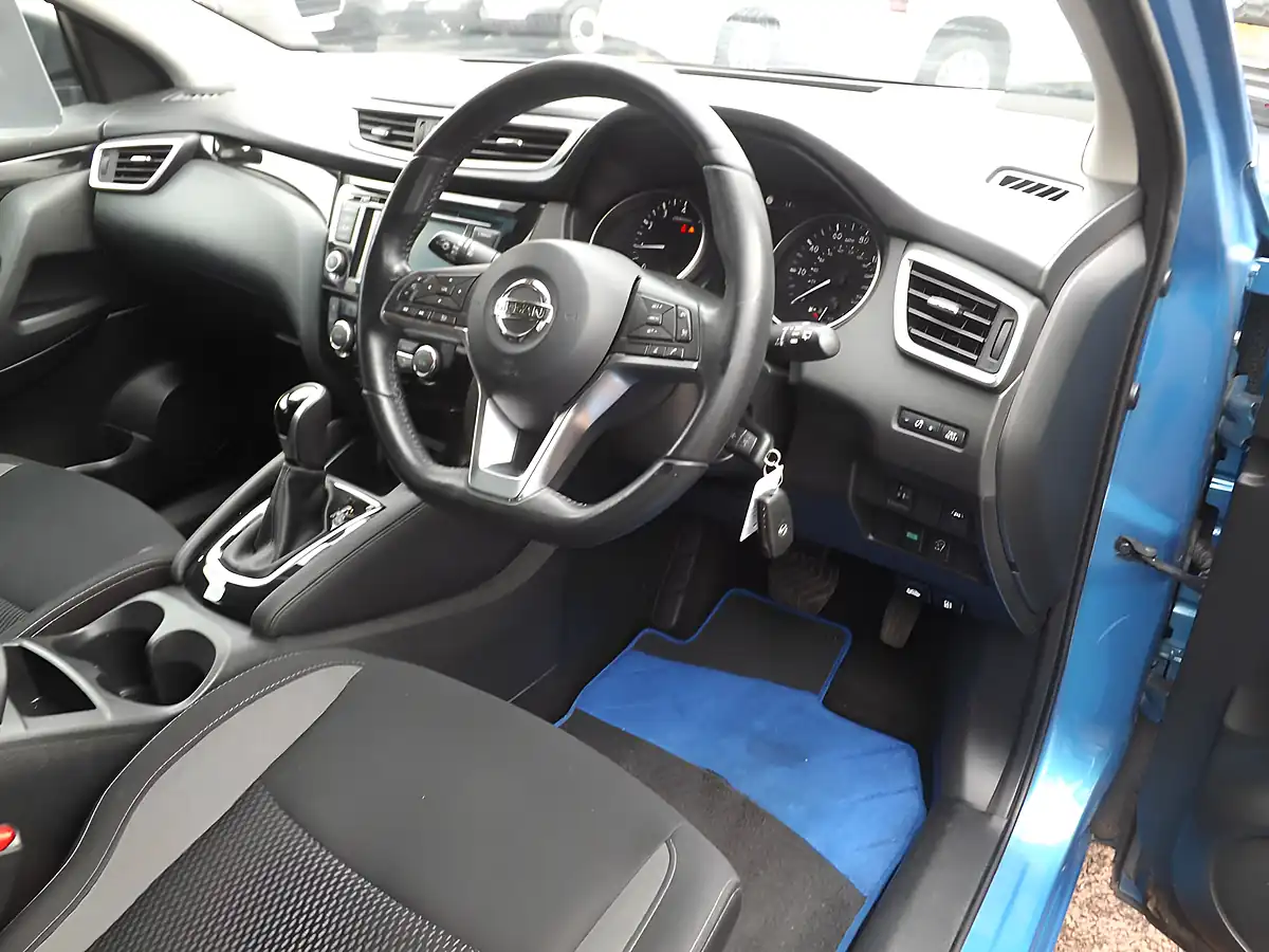 Used 2020 Nissan Qashqai Acenta Premium Blue - Interior and Exterior details 15