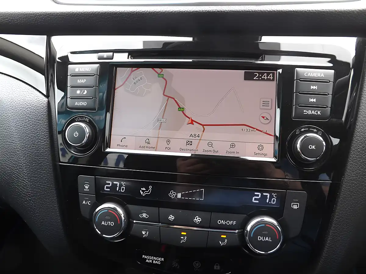 Used 2020 Nissan Qashqai Acenta Premium Blue - Interior and Exterior details 18