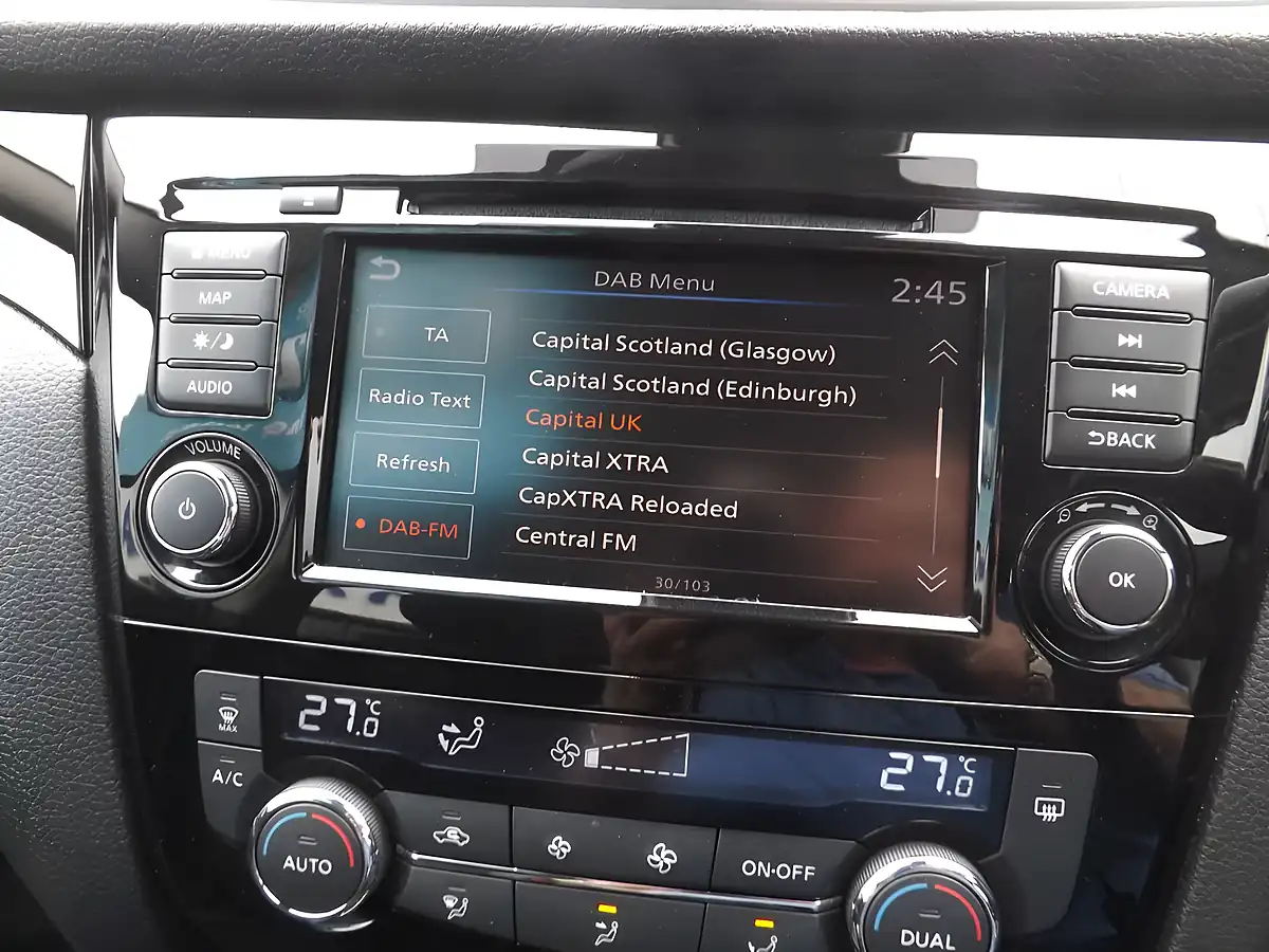 Used 2020 Nissan Qashqai Acenta Premium Blue - Interior and Exterior details 19