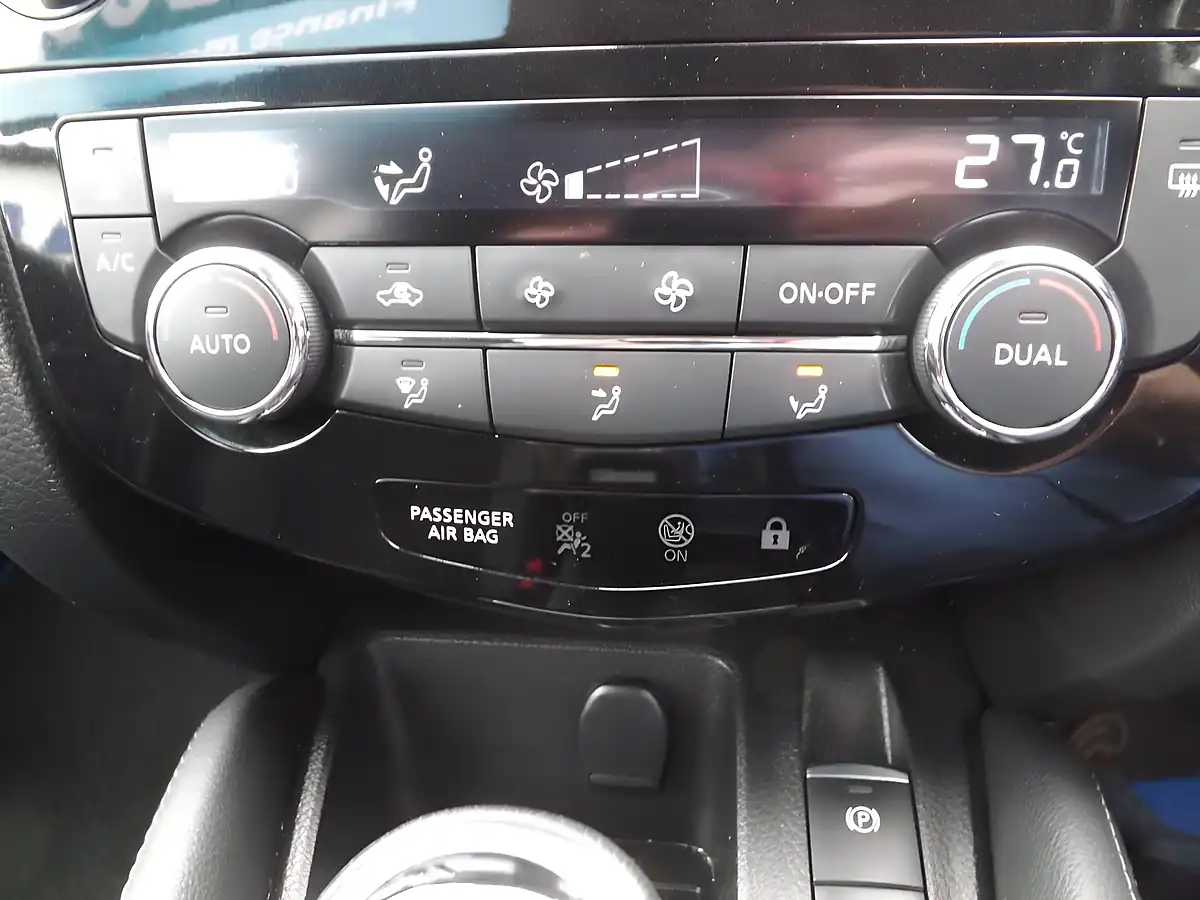 Used 2020 Nissan Qashqai Acenta Premium Blue - Interior and Exterior details 20