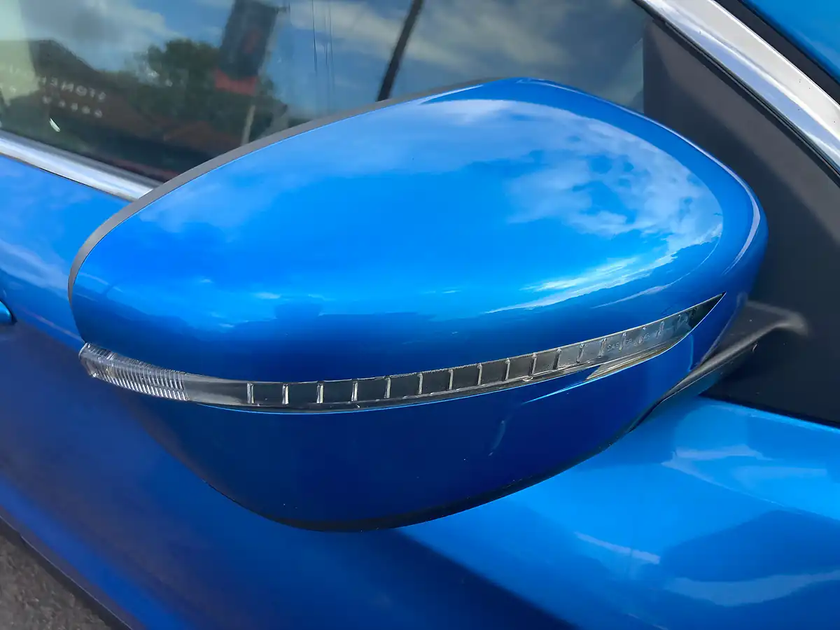 Used 2020 Nissan Qashqai Acenta Premium Blue - Interior and Exterior details 10