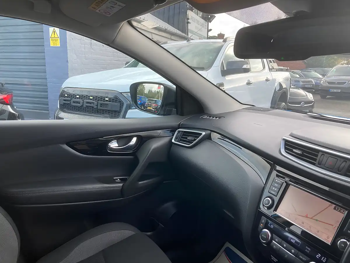 Used 2020 Nissan Qashqai Acenta Premium Blue - Interior and Exterior details 15