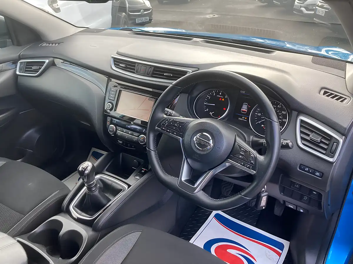 Used 2020 Nissan Qashqai Acenta Premium Blue - Interior and Exterior details 17