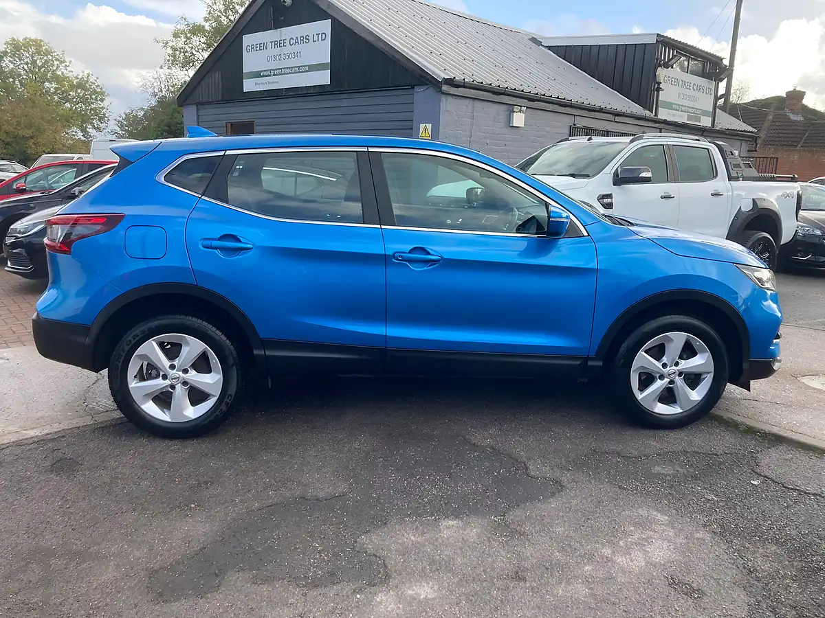 Used 2020 Nissan Qashqai Acenta Premium Blue - Interior and Exterior details 5