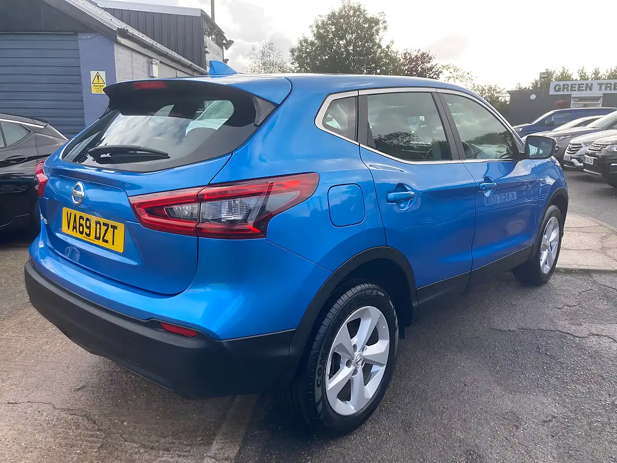 Used 2020 Nissan Qashqai Acenta Premium Blue - Interior and Exterior details 6