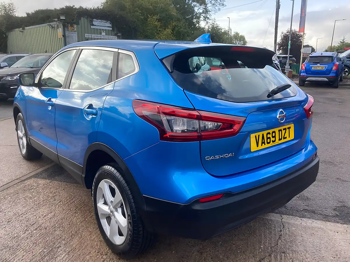 Used 2020 Nissan Qashqai Acenta Premium Blue - Interior and Exterior details 8