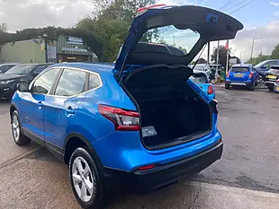 Used 2020 Nissan Qashqai Acenta Premium Blue - Interior and Exterior details 9