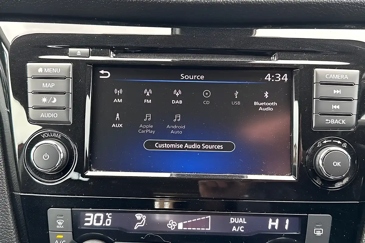 Used 2020 Nissan Qashqai Acenta Premium Flame Red - Interior and Exterior details 20