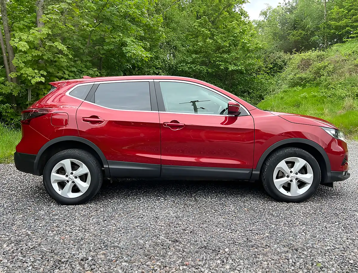Used 2020 Nissan Qashqai Acenta Premium Magnetic Red - Interior and Exterior details 8