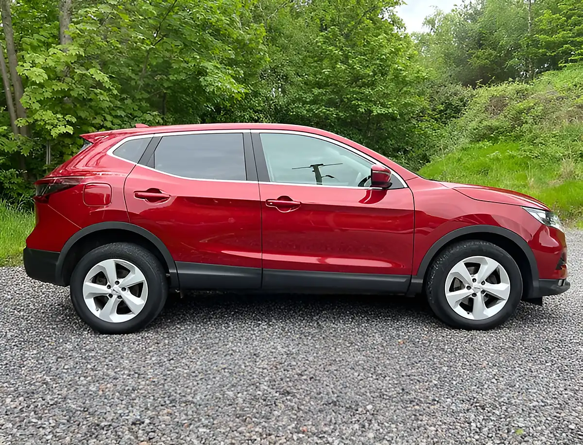 Used 2020 Nissan Qashqai Acenta Premium Magnetic Red - Interior and Exterior details 9