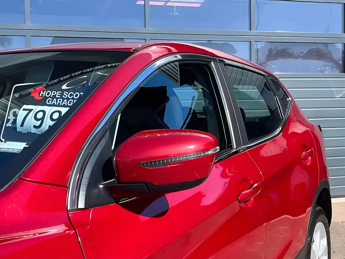 Used 2020 Nissan Qashqai Acenta Premium Red - Interior and Exterior details 12