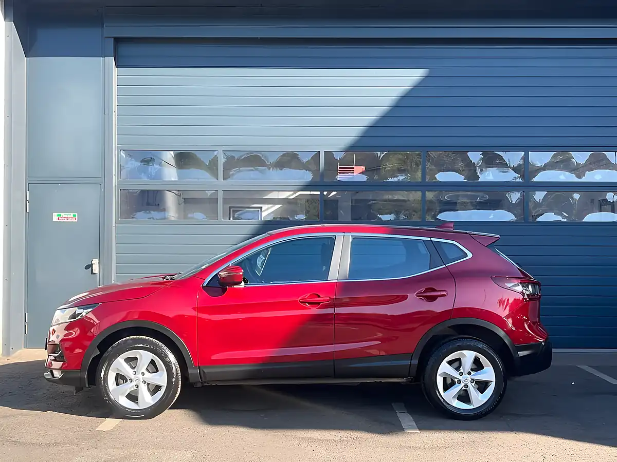 Used 2020 Nissan Qashqai Acenta Premium Red - Interior and Exterior details 2