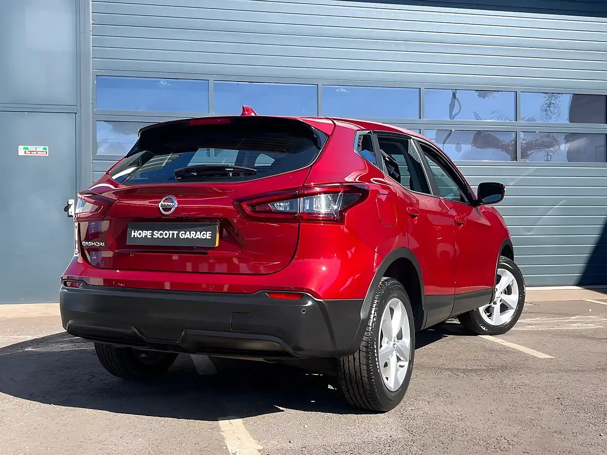 Used 2020 Nissan Qashqai Acenta Premium Red - Interior and Exterior details 3