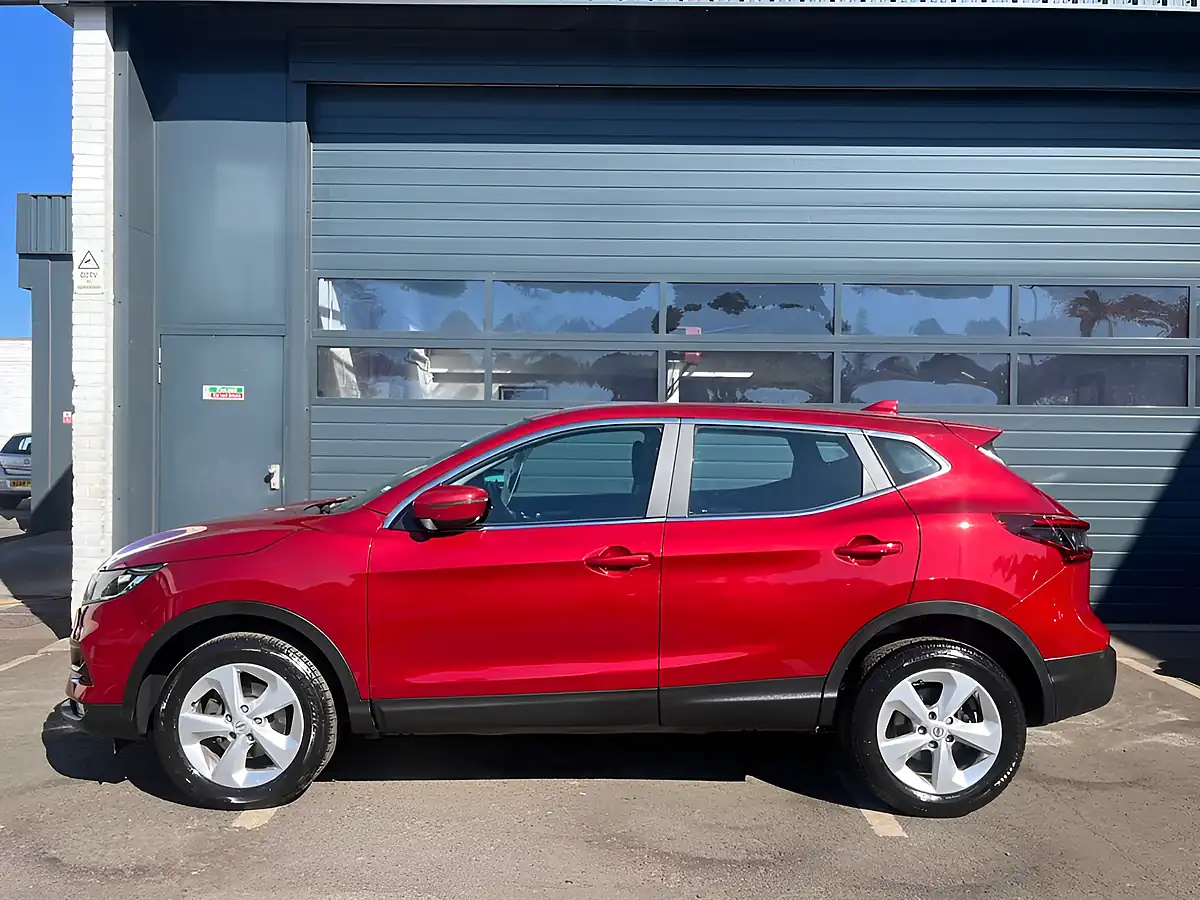 Used 2020 Nissan Qashqai Acenta Premium Red - Interior and Exterior details 4
