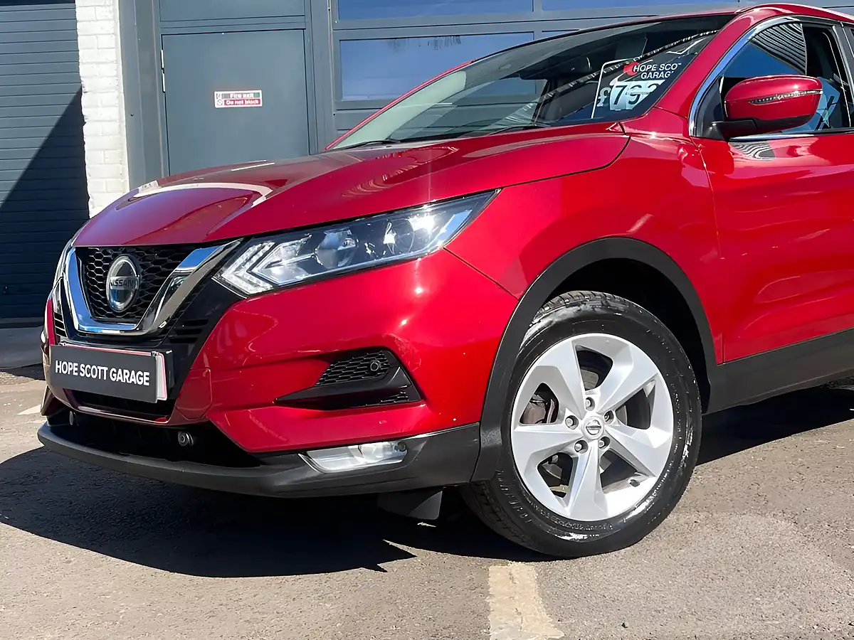 Used 2020 Nissan Qashqai Acenta Premium Red - Interior and Exterior details 5