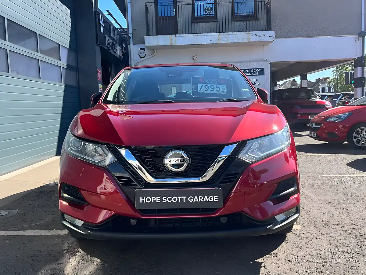 Used 2020 Nissan Qashqai Acenta Premium Red - Interior and Exterior details 9