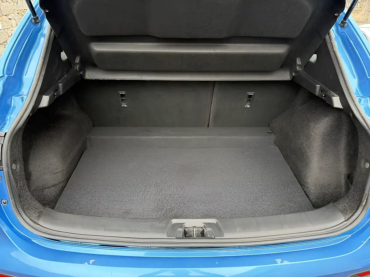 Used 2020 Nissan Qashqai Acenta Premium Vivid Blue - Interior and Exterior details 14