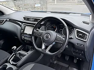 Used 2020 Nissan Qashqai Acenta Premium Vivid Blue - Interior and Exterior details 7