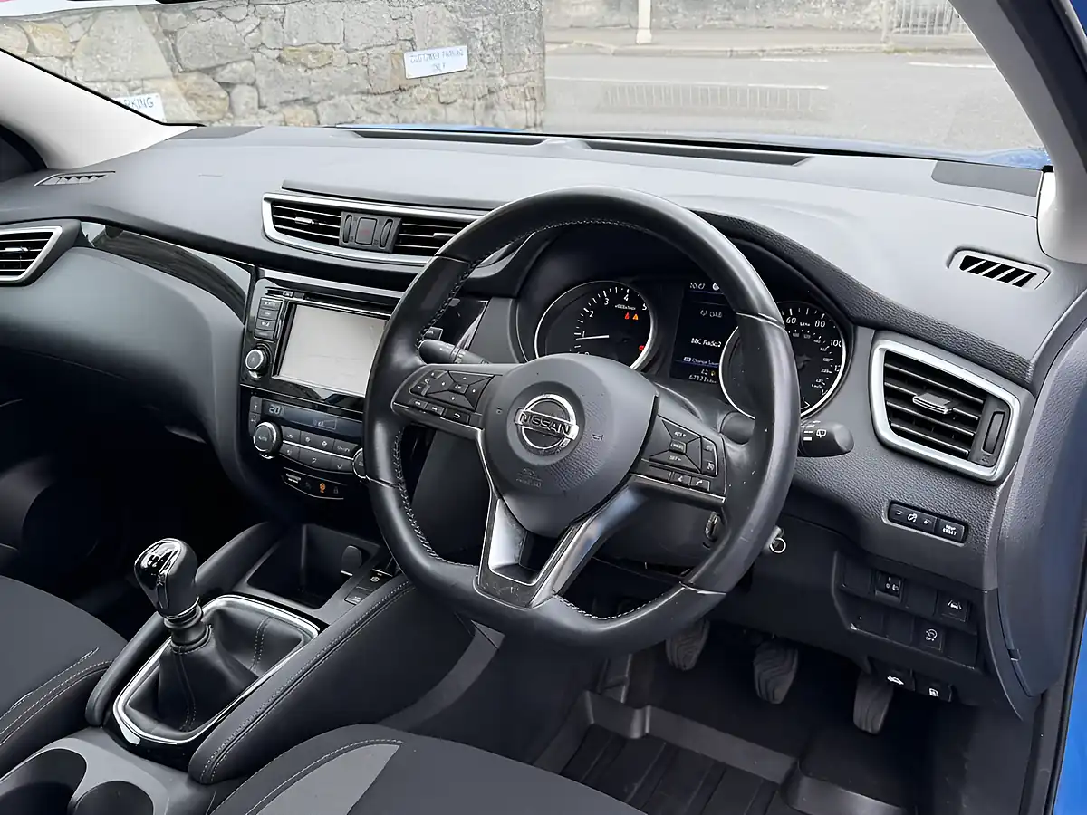 Used 2020 Nissan Qashqai Acenta Premium Vivid Blue - Interior and Exterior details 7