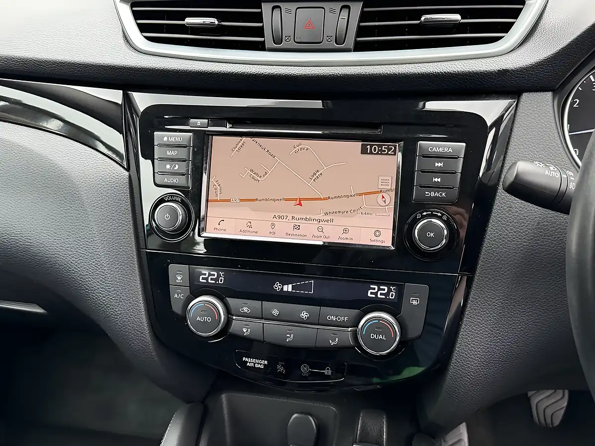 Used 2020 Nissan Qashqai Acenta Premium Vivid Blue - Interior and Exterior details 8