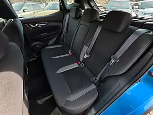 Used 2020 Nissan Qashqai Acenta Premium Vivid Blue Metallic - Interior and Exterior details 12