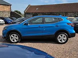 Used 2020 Nissan Qashqai Acenta Premium Vivid Blue Metallic - Interior and Exterior details 14