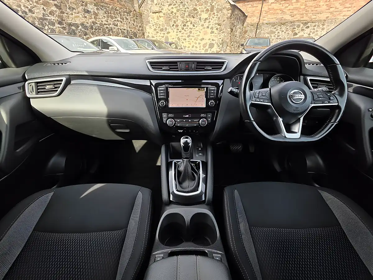 Used 2020 Nissan Qashqai Acenta Premium Vivid Blue Metallic - Interior and Exterior details 7
