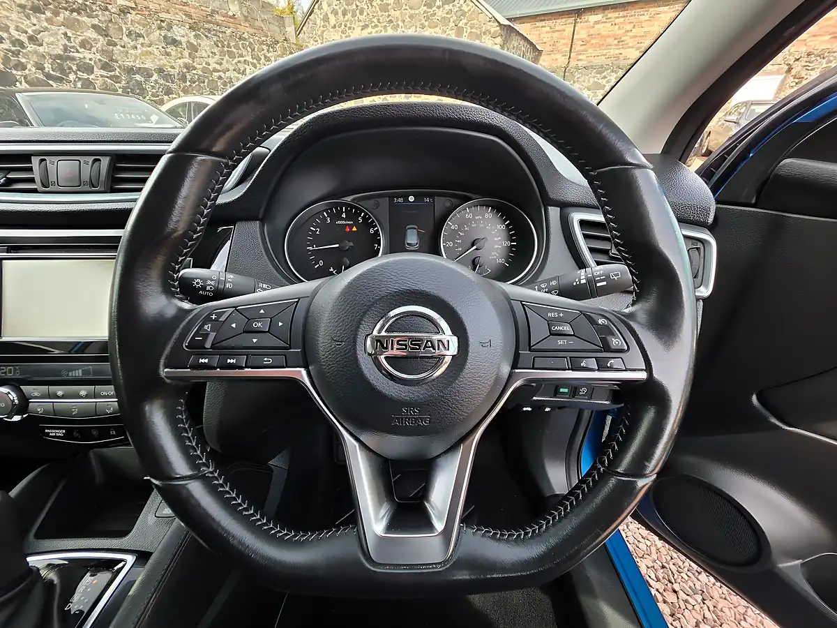 Used 2020 Nissan Qashqai Acenta Premium Vivid Blue Metallic - Interior and Exterior details 9