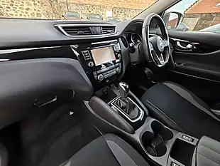 Used 2020 Nissan Qashqai Acenta Premium Vivid Blue Metallic - Interior and Exterior details 11