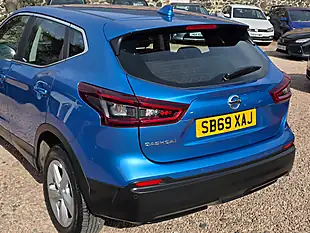 Used 2020 Nissan Qashqai Acenta Premium Vivid Blue Metallic - Interior and Exterior details 16