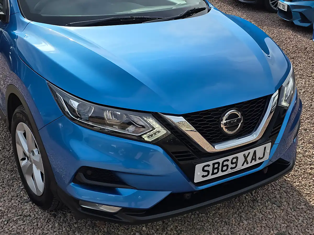 Used 2020 Nissan Qashqai Acenta Premium Vivid Blue Metallic - Interior and Exterior details 2