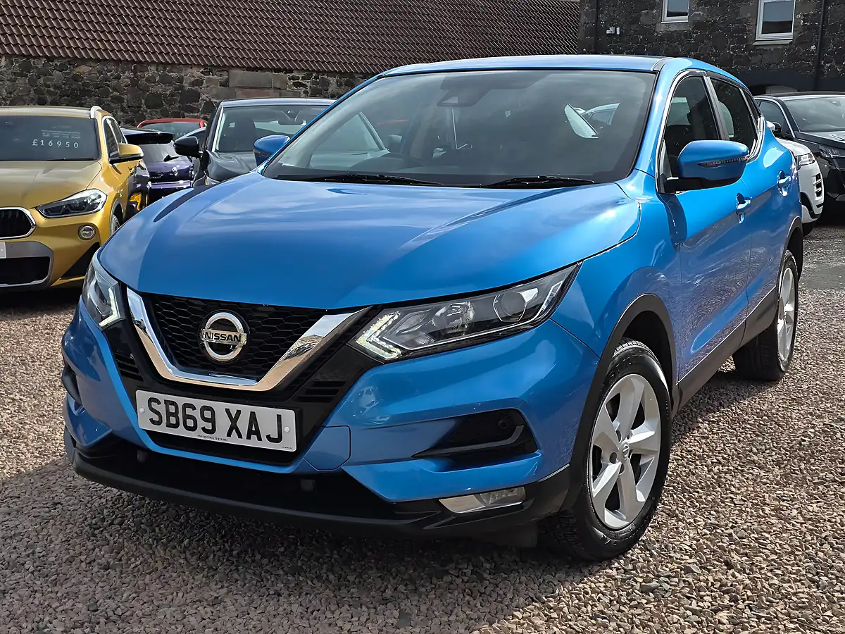 Used 2020 Nissan Qashqai Acenta Premium Vivid Blue Metallic - Interior and Exterior details 5