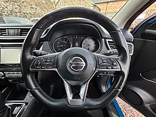 Used 2020 Nissan Qashqai Acenta Premium Vivid Blue Metallic - Interior and Exterior details 9