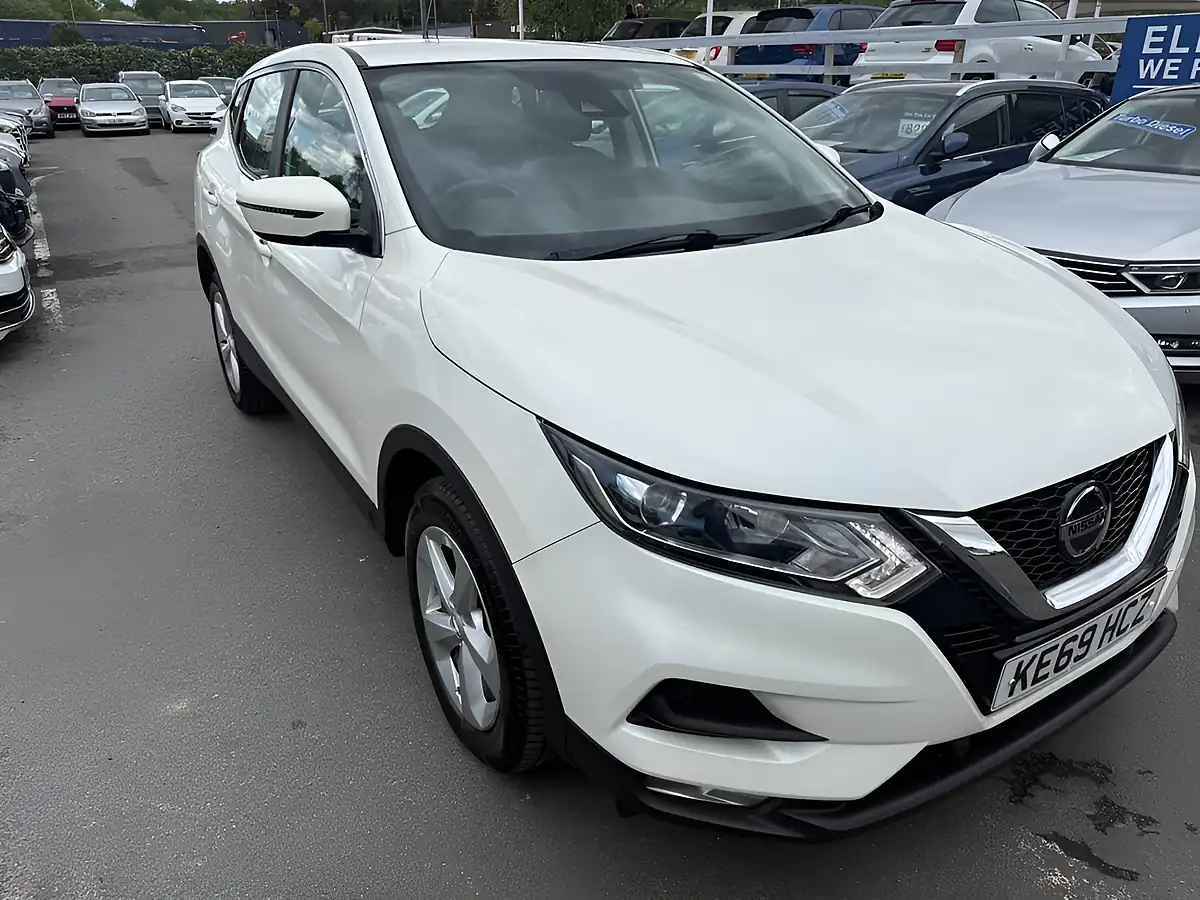Used 2020 Nissan Qashqai Acenta Premium White - Interior and Exterior details 13