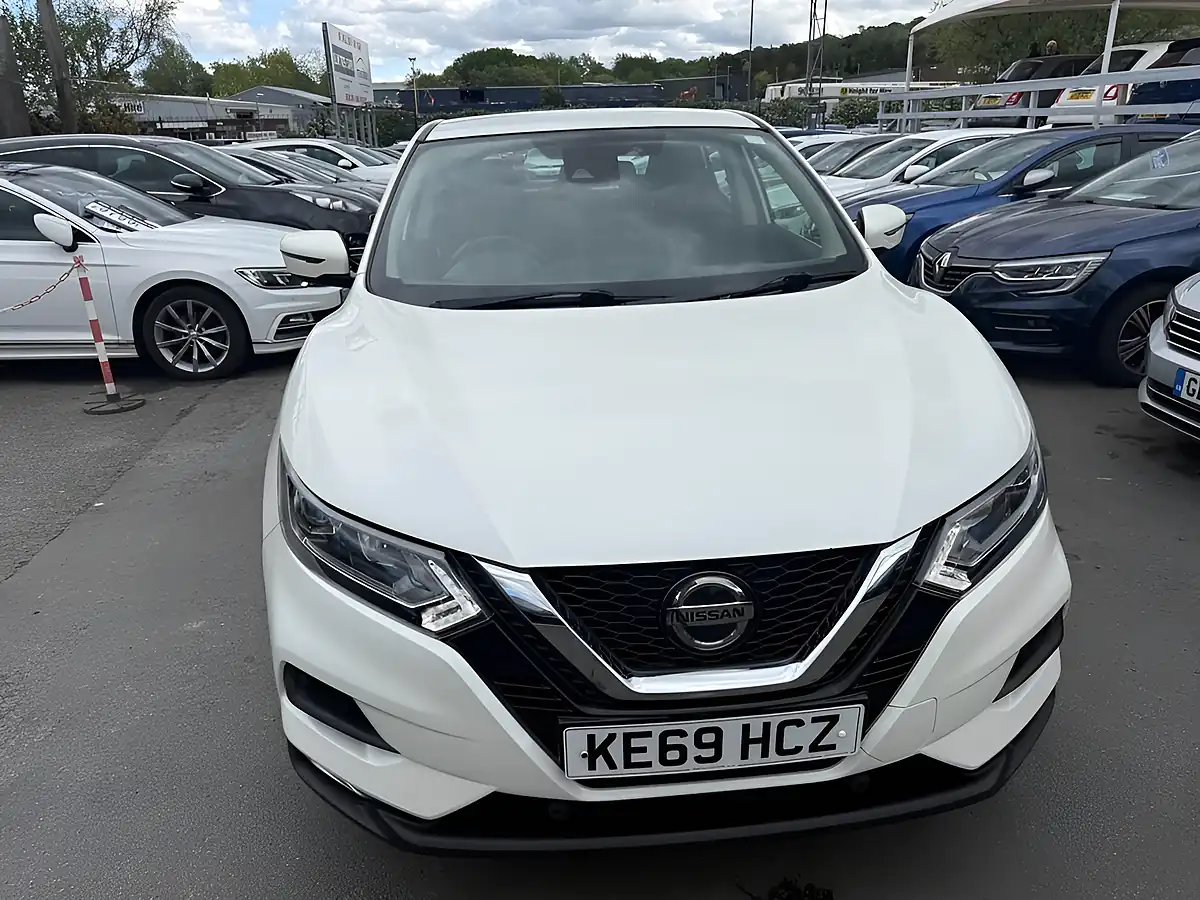 Used 2020 Nissan Qashqai Acenta Premium White - Interior and Exterior details 16