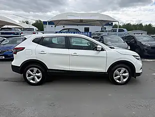 Used 2020 Nissan Qashqai Acenta Premium White - Interior and Exterior details 4