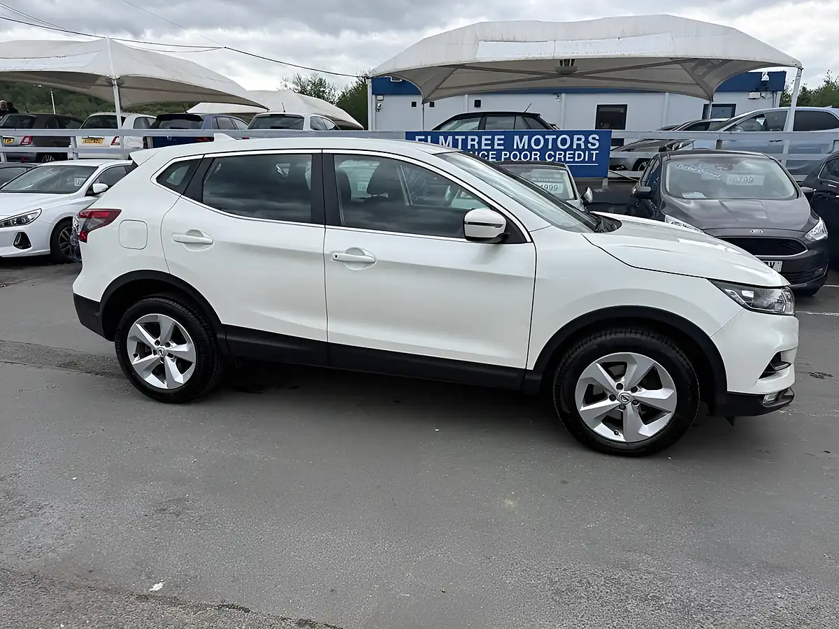 Used 2020 Nissan Qashqai Acenta Premium White - Interior and Exterior details 6