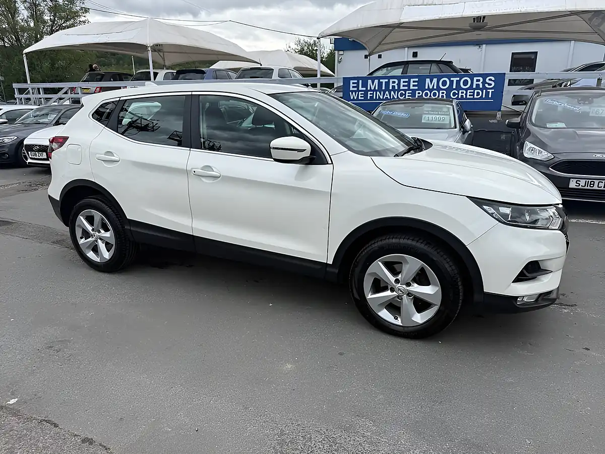 Used 2020 Nissan Qashqai Acenta Premium White - Interior and Exterior details 7