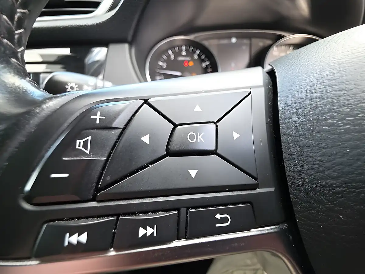 Used 2020 Nissan Qashqai Acenta Premium White - Interior and Exterior details 12