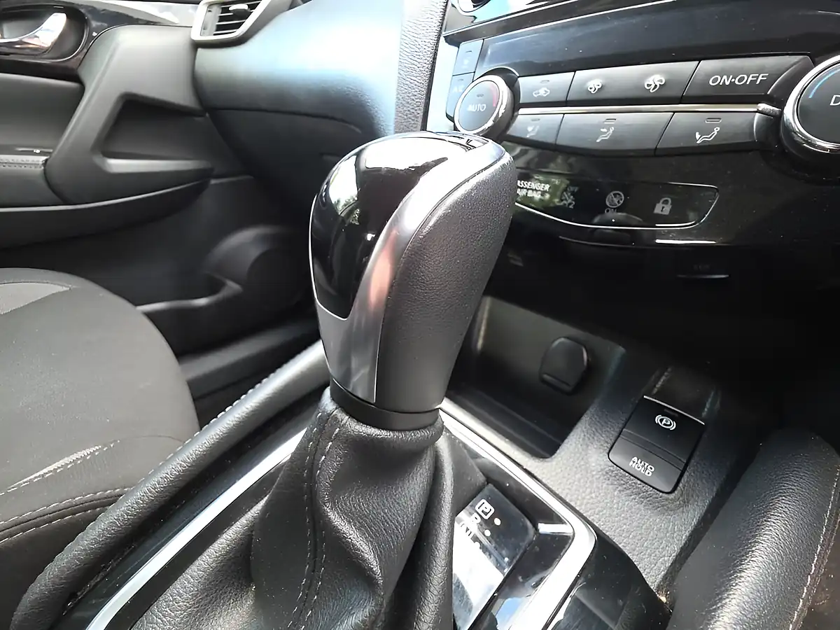 Used 2020 Nissan Qashqai Acenta Premium White - Interior and Exterior details 16