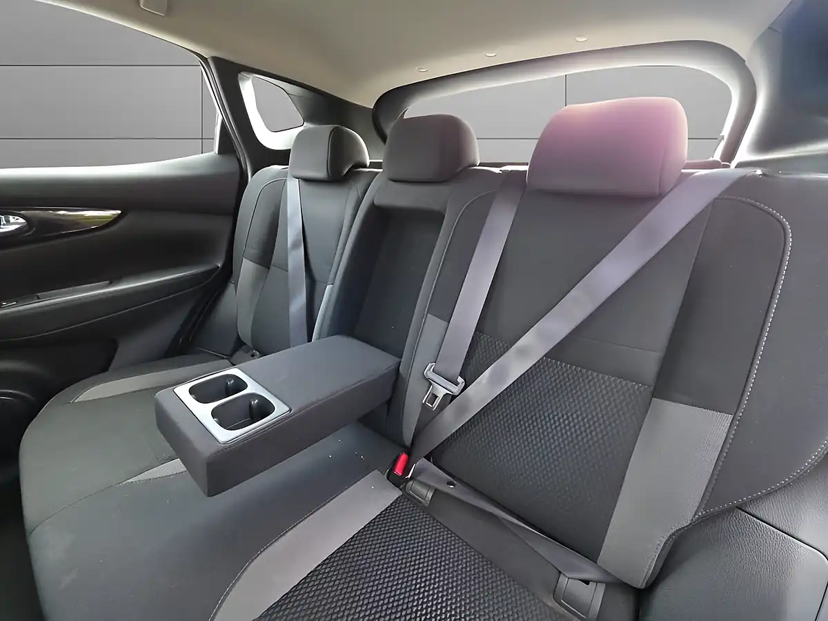Used 2020 Nissan Qashqai Acenta Premium White - Interior and Exterior details 19