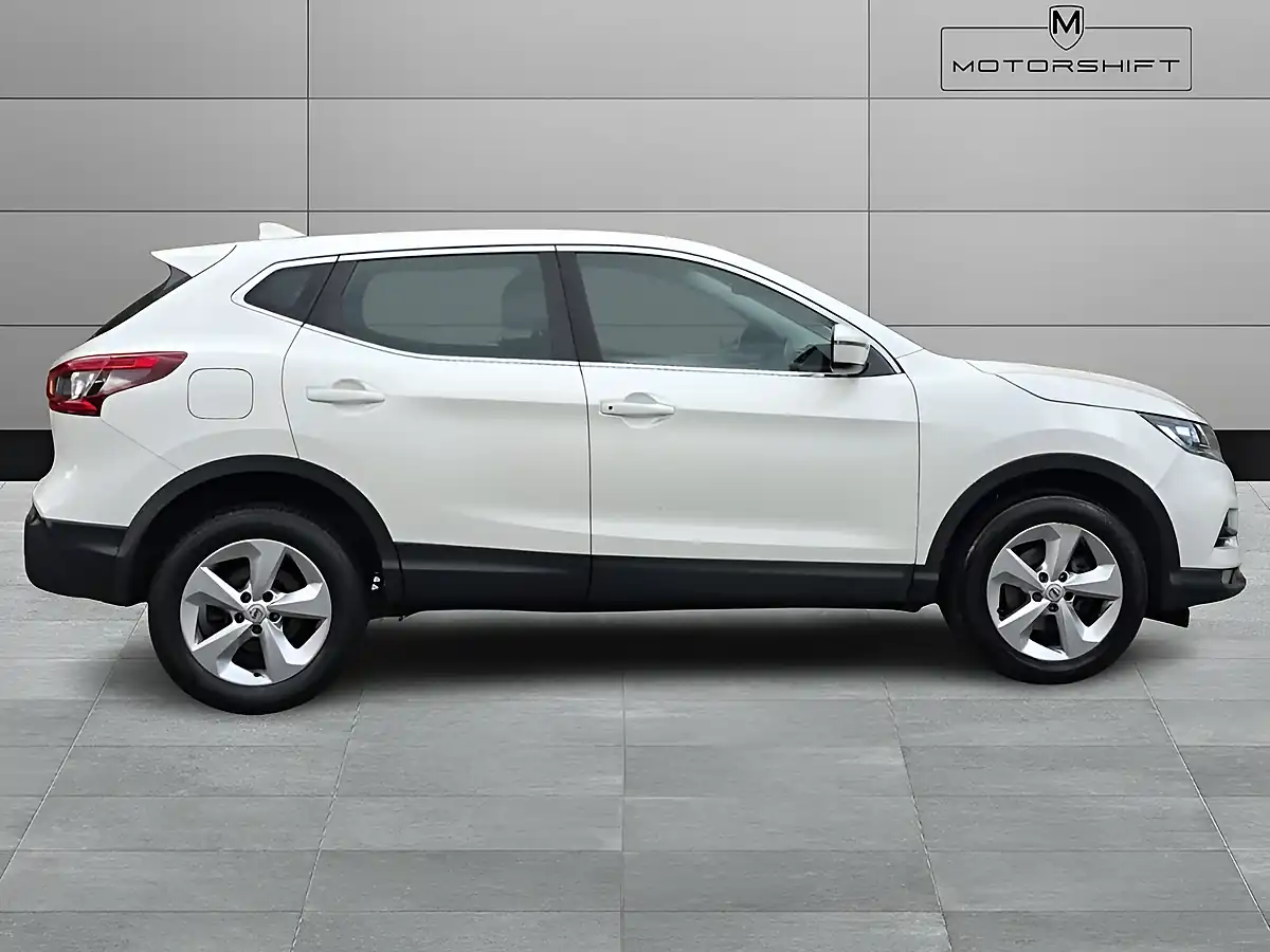 Used 2020 Nissan Qashqai Acenta Premium White - Interior and Exterior details 7