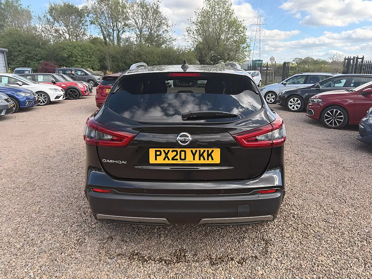 Used 2020 Nissan Qashqai N-Connecta Black - Interior and Exterior details 13