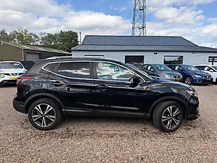Used 2020 Nissan Qashqai N-Connecta Black - Interior and Exterior details 7