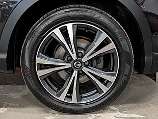 Used 2020 Nissan Qashqai N-Connecta Black - Interior and Exterior details 10