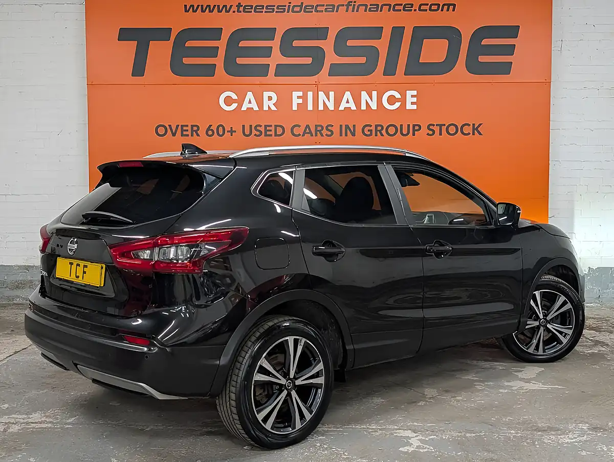 Used 2020 Nissan Qashqai N-Connecta Black - Interior and Exterior details 13